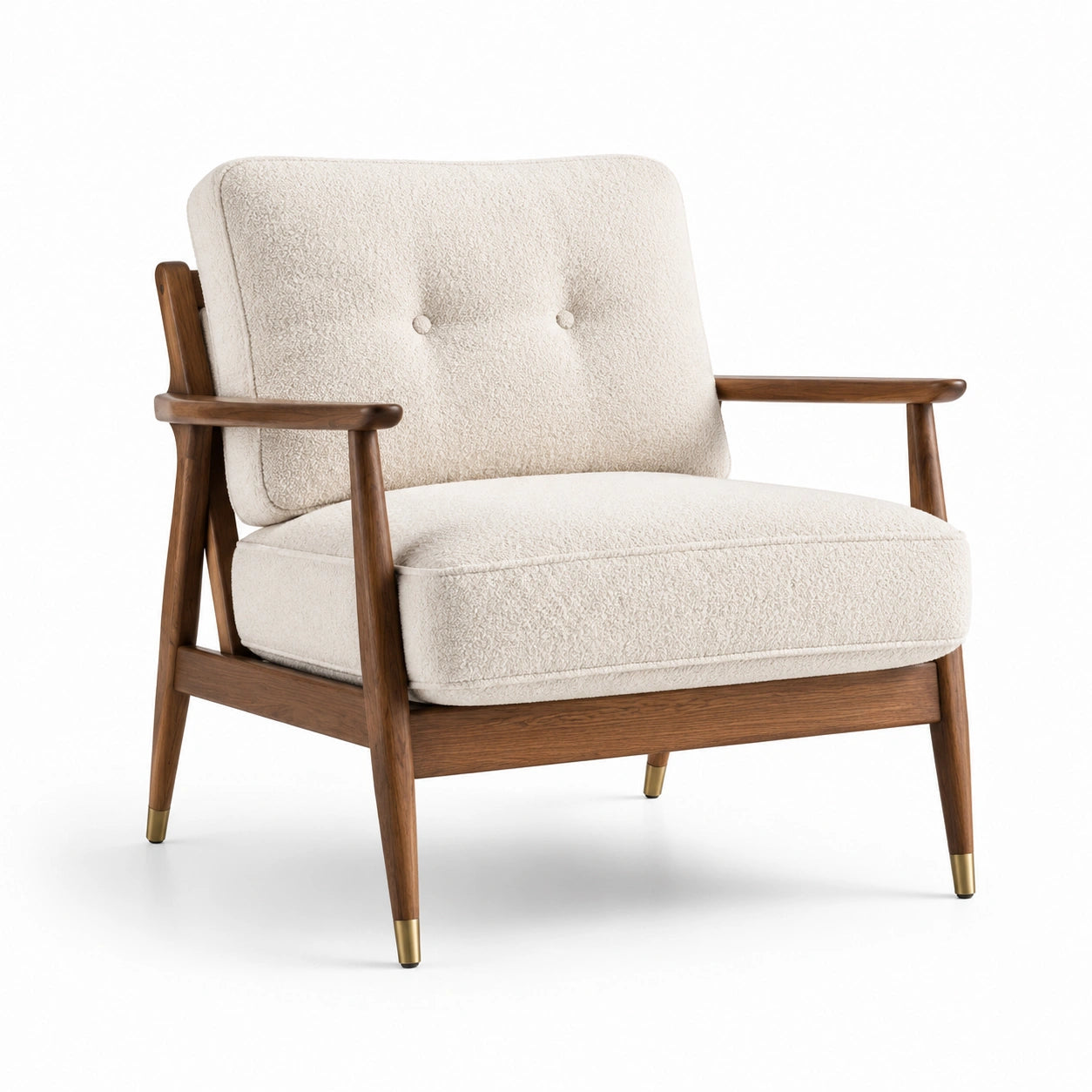 Fauteuil en bois de noyer et tissu bouclé beige